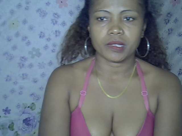 Sexywife1 live cam on BongaCams