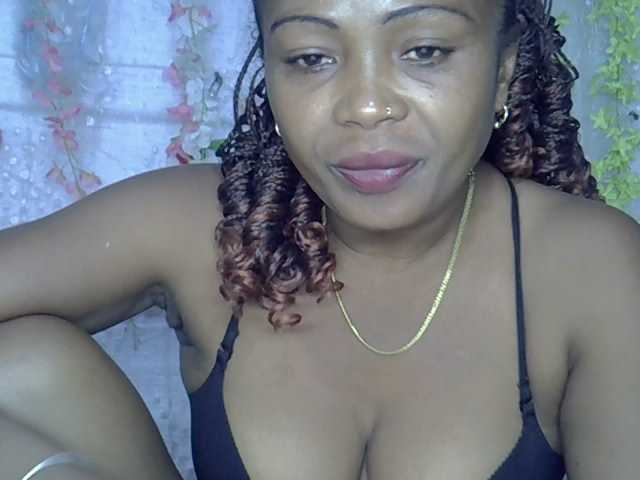 Sexywife1 live cam on BongaCams