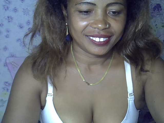 Sexywife1 live cam on BongaCams