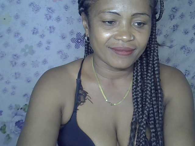 Sexywife1 live cam on BongaCams