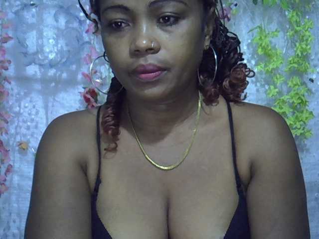 Sexywife1 live cam on BongaCams
