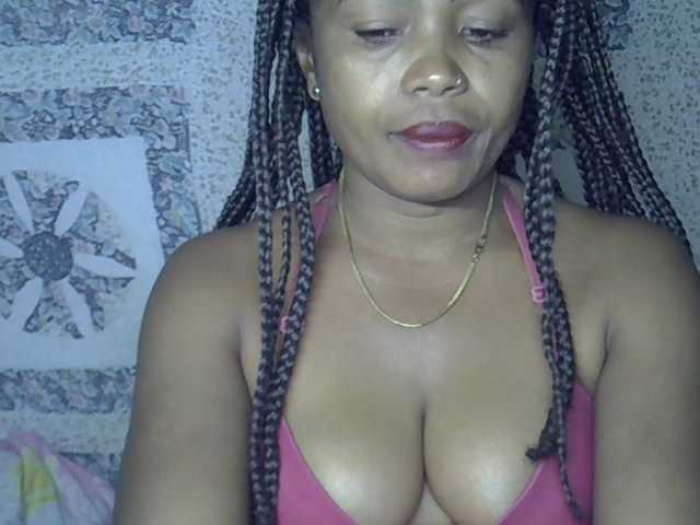 Sexywife1 live cam on BongaCams
