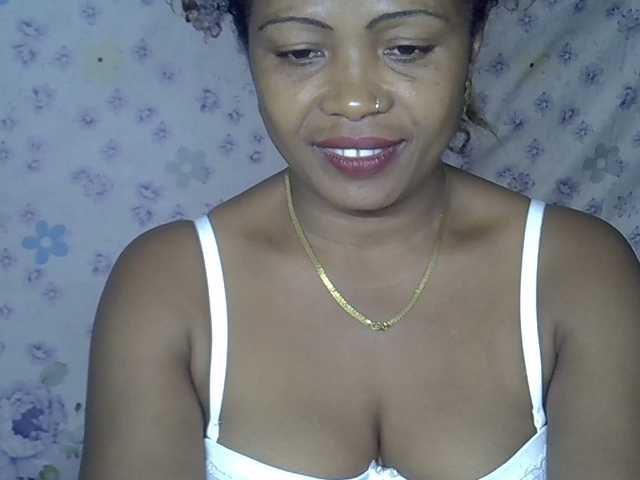 Sexywife1 live cam on BongaCams