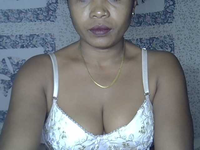 Sexywife1 live cam on BongaCams