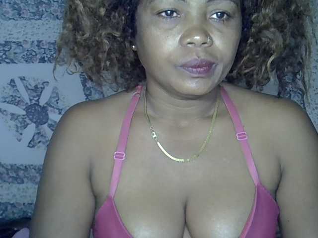Sexywife1 live cam on BongaCams