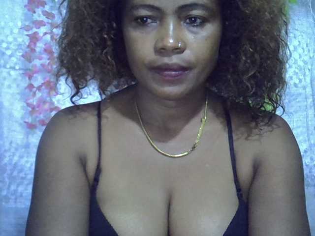 Sexywife1 live cam on BongaCams