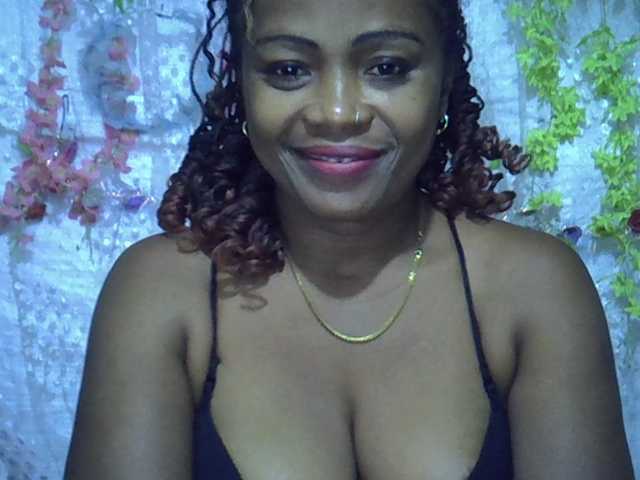 Sexywife1 live cam on BongaCams