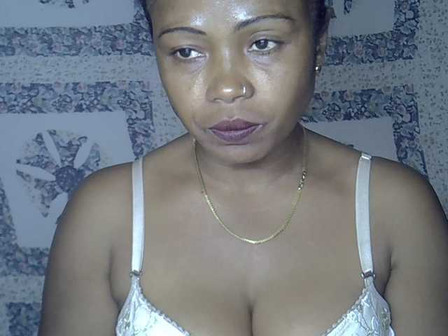 Sexywife1 live cam on BongaCams