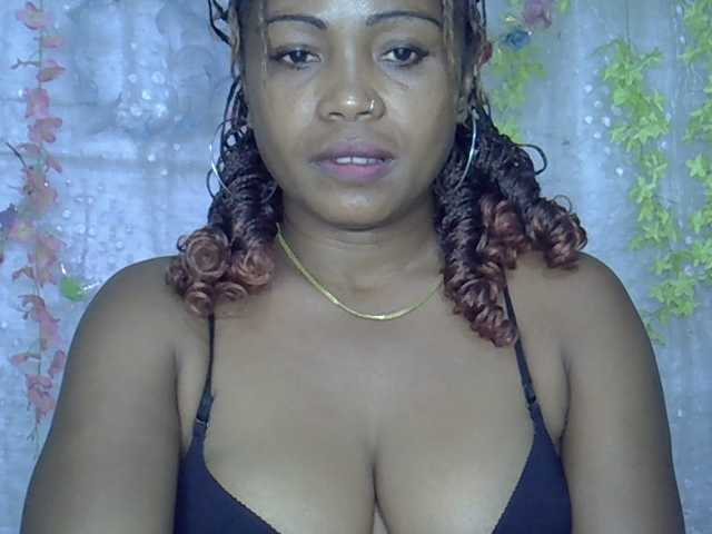 Sexywife1 live cam on BongaCams