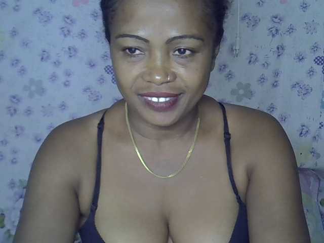 Sexywife1 live cam on UnifiedCams