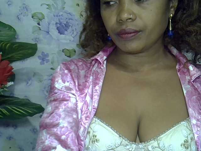 Sexywife1 live cam on BongaCams