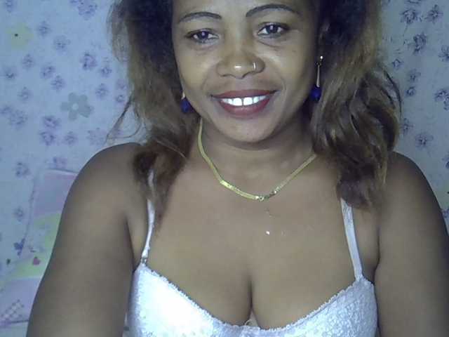 Sexywife1 live cam on BongaCams