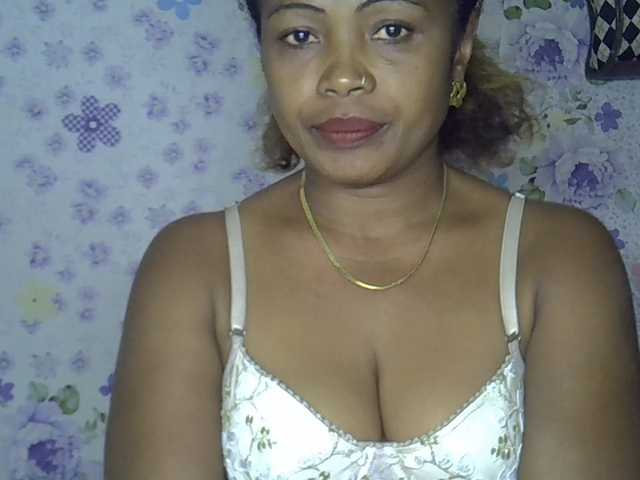 Sexywife1 live cam on BongaCams