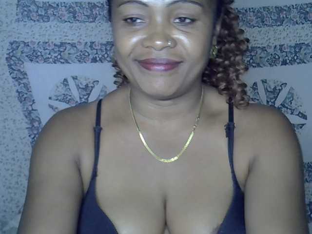 Sexywife1 live cam on BongaCams
