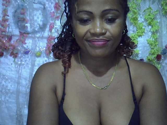 Sexywife1 live cam on BongaCams