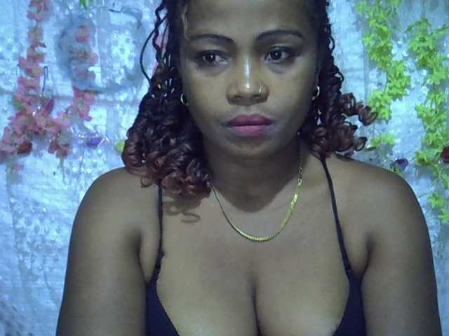 Sexywife1 live cam on BongaCams