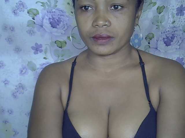 Sexywife1 live cam on BongaCams