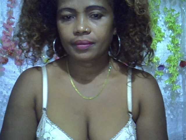 Sexywife1 live cam on BongaCams