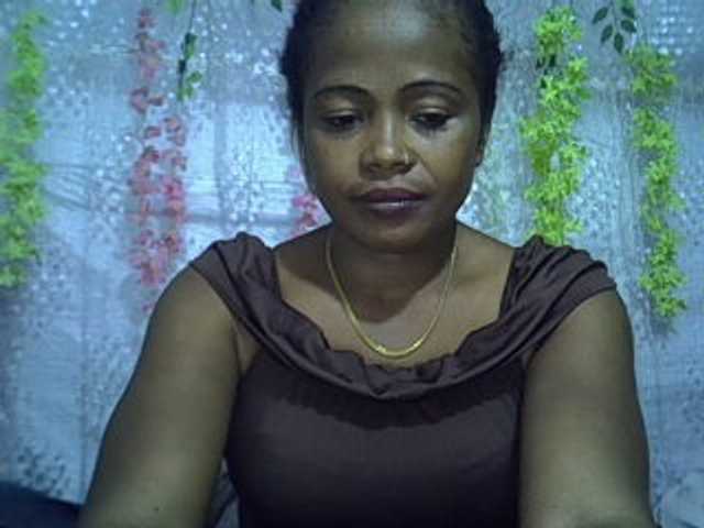 Sexywife1 live cam on BongaCams