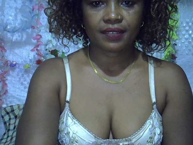 Sexywife1 live cam on BongaCams