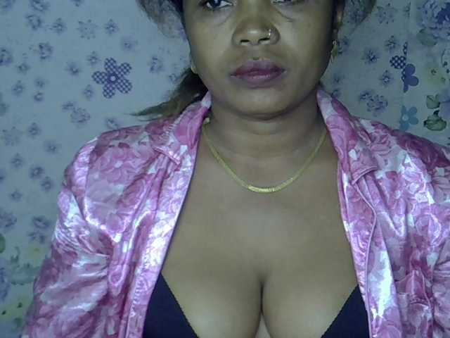 Sexywife1 live cam on BongaCams