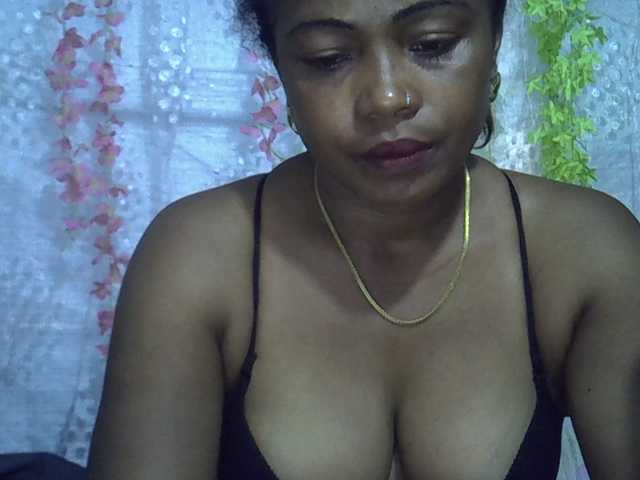 Sexywife1 live cam on BongaCams
