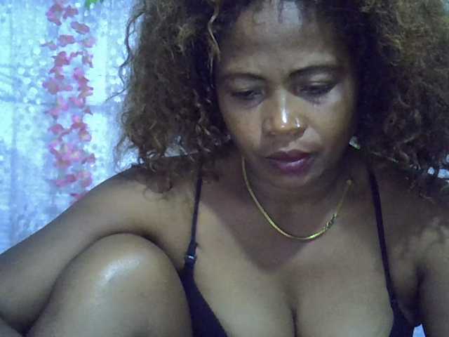 Sexywife1 live cam on BongaCams