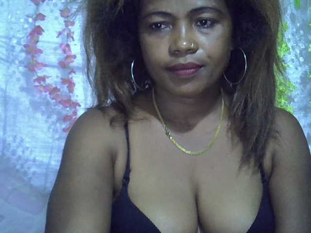 Sexywife1 live cam on BongaCams