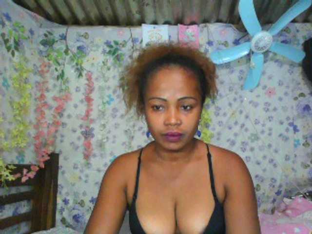 Sexywife1 live cam on BongaCams