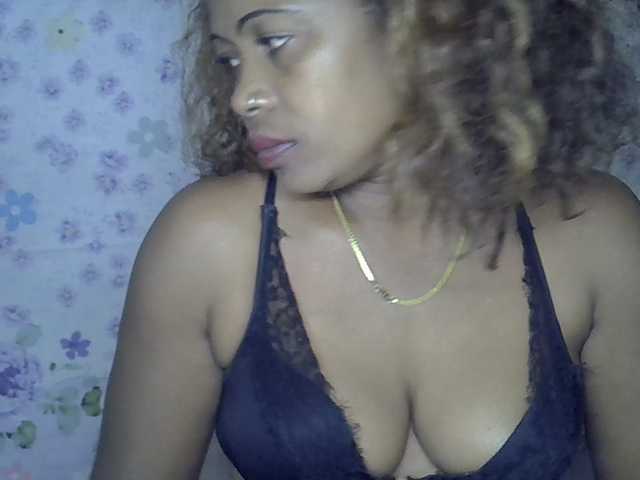Sexywife1 live cam on BongaCams