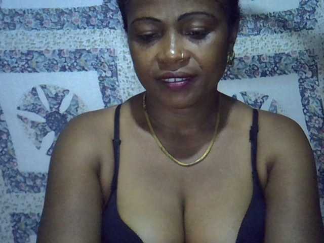 Sexywife1 live cam on BongaCams