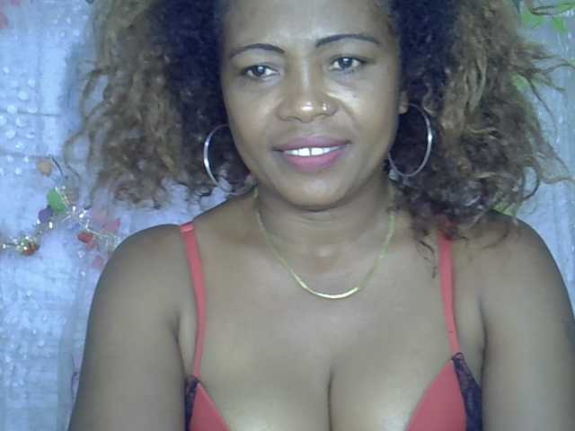 Sexywife1 live cam on BongaCams