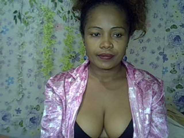 Sexywife1 live cam on BongaCams