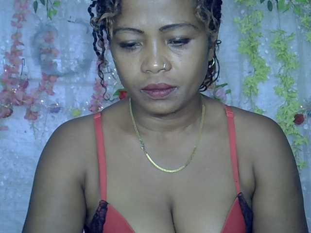 Sexywife1 live cam on BongaCams