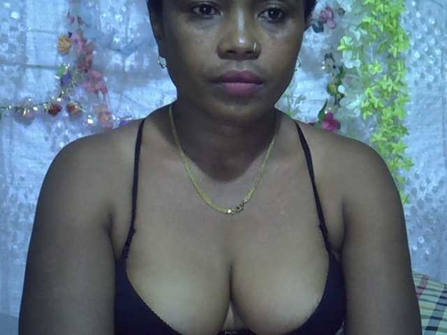Sexywife1 live cam on BongaCams