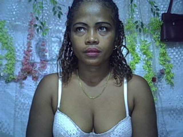 Sexywife1 live cam on BongaCams