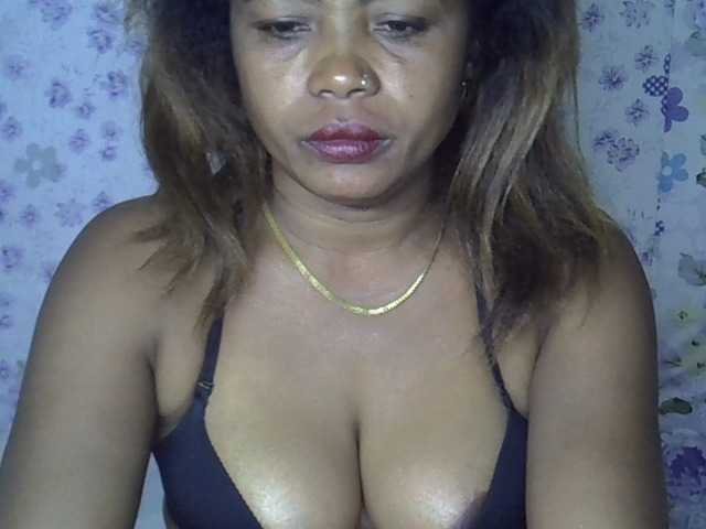 Sexywife1 live cam on BongaCams
