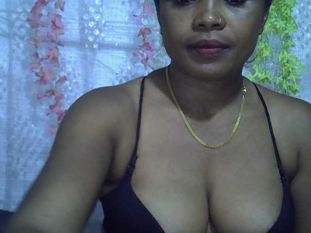Sexywife1 live cam on BongaCams