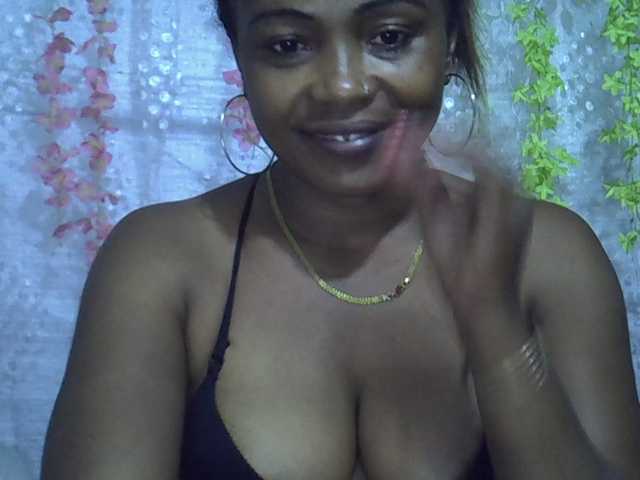 Sexywife1 live cam on BongaCams