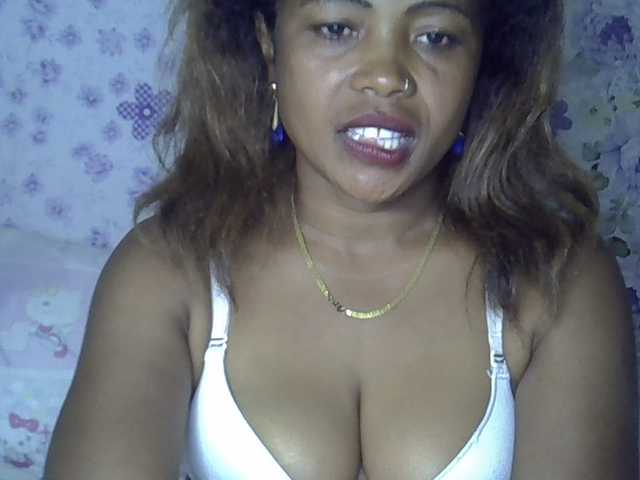 Sexywife1 live cam on BongaCams