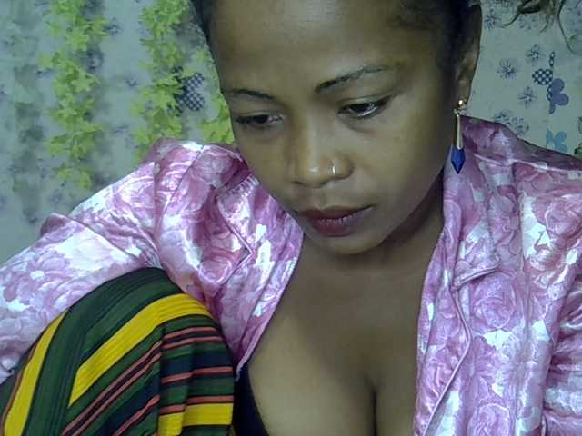 Sexywife1 live cam on BongaCams
