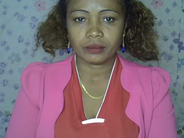 Sexywife1 live cam on BongaCams