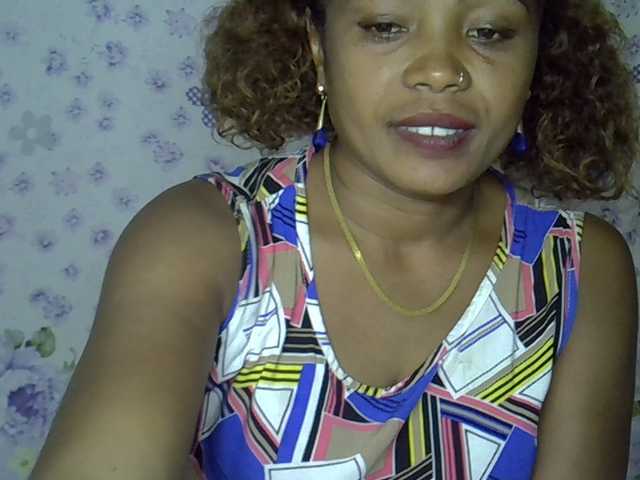Sexywife1 live cam on BongaCams