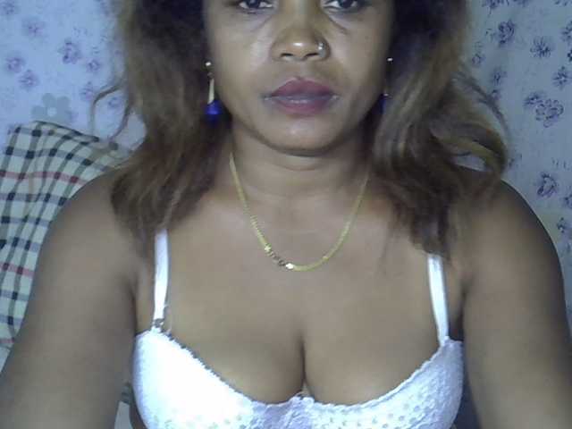 Sexywife1 live cam on BongaCams
