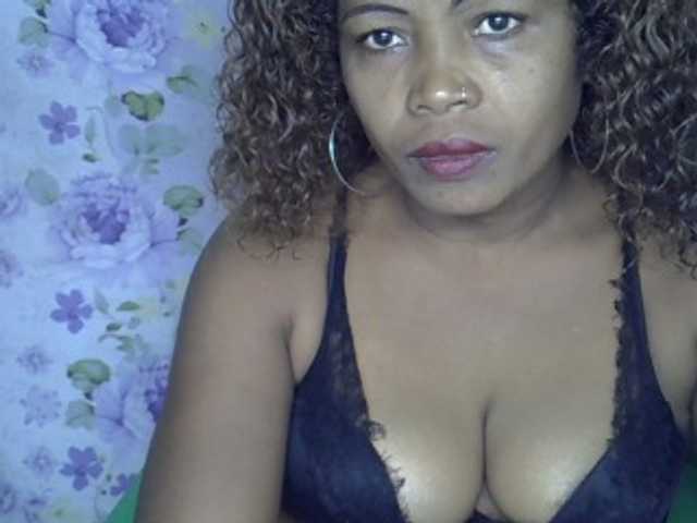 Sexywife1 live cam on BongaCams