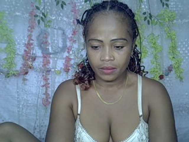 Sexywife1 live cam on BongaCams