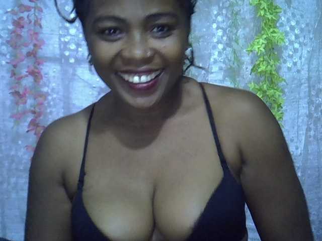 Sexywife1 — live female cam