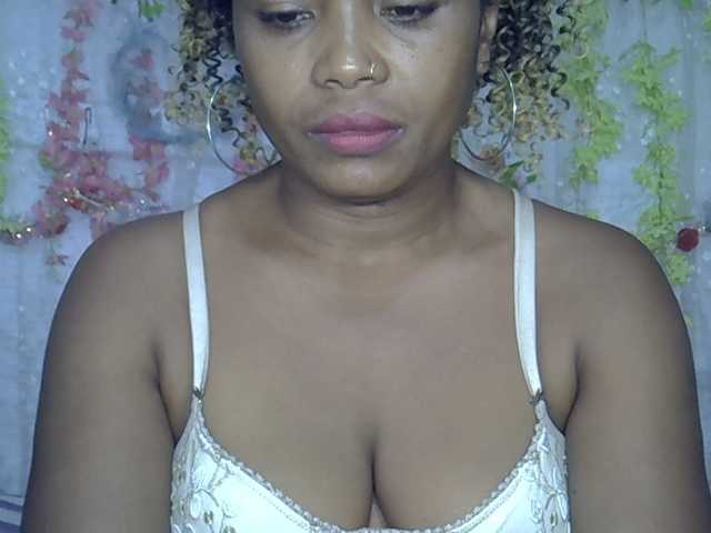 Sexywife1 live cam on BongaCams