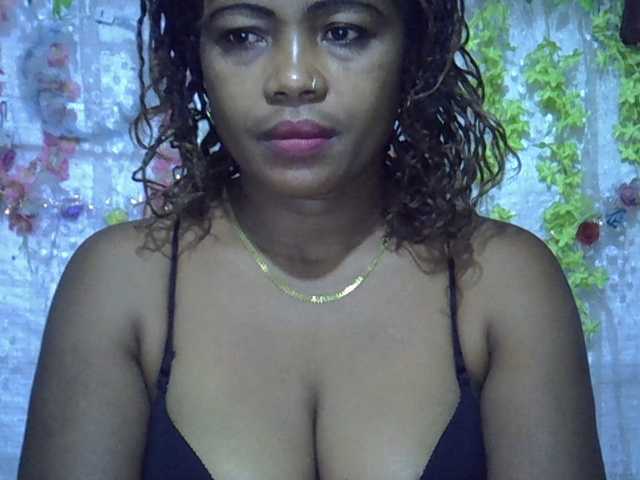Sexywife1 live cam preview