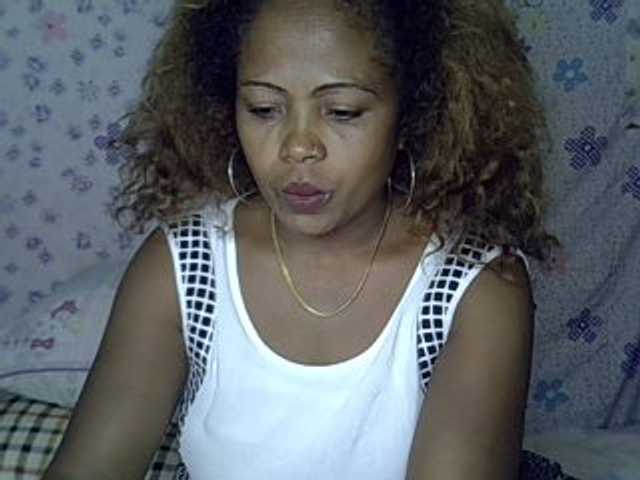 Sexywife1 live cam on BongaCams